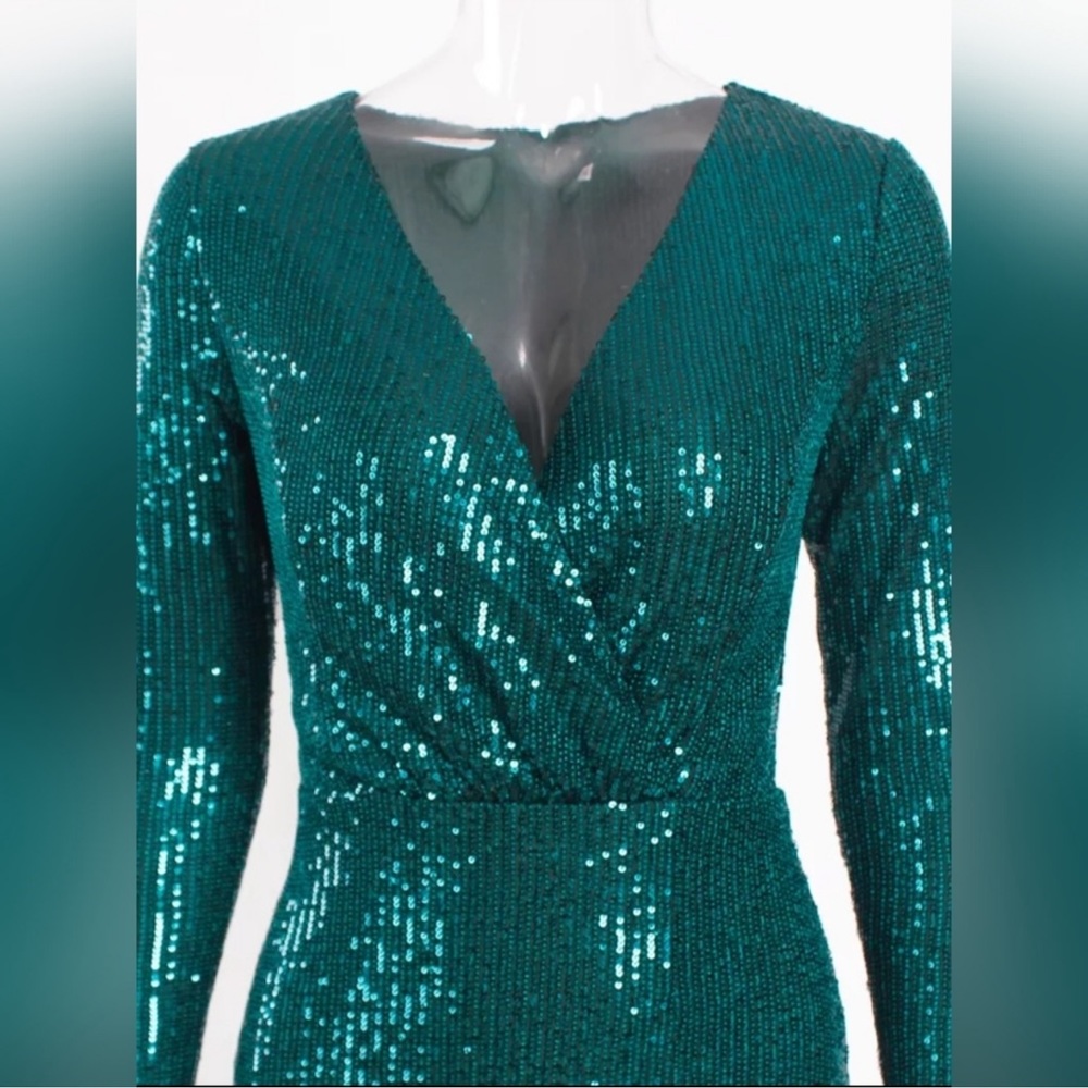 Gorgeous Dark Green Sequin Formal wrap Dress V-neck Long sleeve front Slit curve